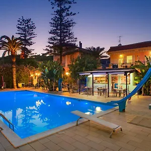 https://camping-rosa.hotelitalianriviera.com